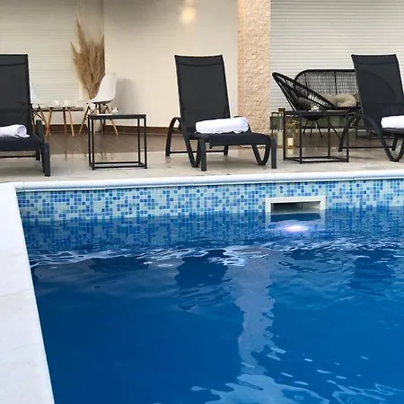 Ramljak Villa *